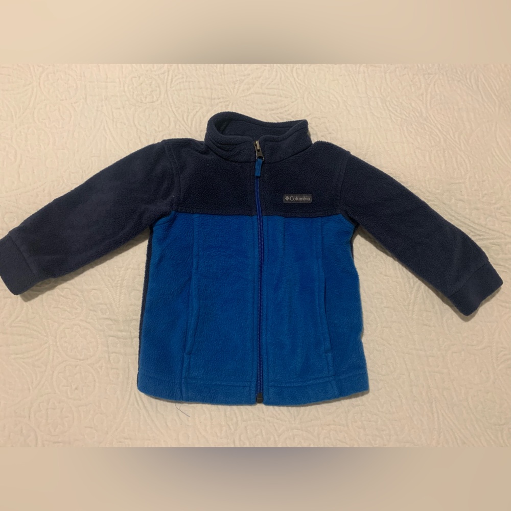 Columbia toddler sweater with full zipper. Lightly used. Size 12-18 months.